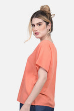 Cargar imagen en el visor de la galería, Blusa Leire Coral
