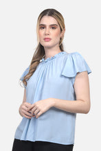 Cargar imagen en el visor de la galería, Blusa Yamila Azul Claro
