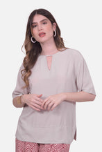 Cargar imagen en el visor de la galería, Blusa Fedra Arena
