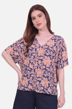 Cargar imagen en el visor de la galería, Blusa Analia Azul Navy
