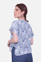 Cargar imagen en el visor de la galería, Blusa Turin Azul Claro
