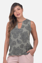 Cargar imagen en el visor de la galería, Blusa Clarissa Oliva
