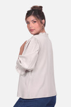 Cargar imagen en el visor de la galería, Blusa Cadiz Arena

