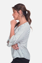 Cargar imagen en el visor de la galería, Blusa Cuarzo Oliva
