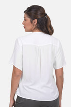 Cargar imagen en el visor de la galería, Blusa Flor Crudo
