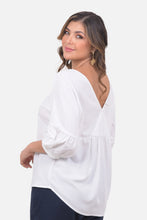 Cargar imagen en el visor de la galería, Blusa Lola Crudo Claro
