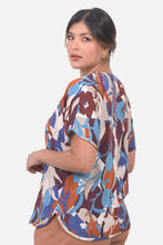 Cargar imagen en el visor de la galería, Blusa Chelsy Azul
