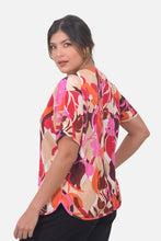 Cargar imagen en el visor de la galería, Blusa Chelsy Fucsia
