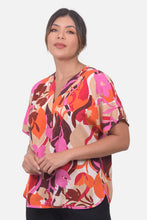 Cargar imagen en el visor de la galería, Blusa Chelsy Fucsia
