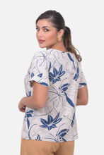 Cargar imagen en el visor de la galería, Blusa Lizeth Azul Navy
