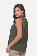 Cargar imagen en el visor de la galería, Blusa Carolina Verde Militar
