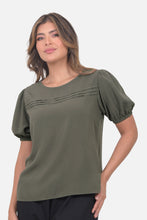 Cargar imagen en el visor de la galería, Blusa Melina Verde Militar
