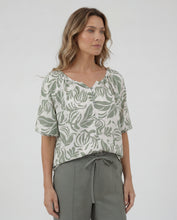 Cargar imagen en el visor de la galería, Blusa Griega Verde
