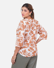 Cargar imagen en el visor de la galería, Blusa Yuliana Camel
