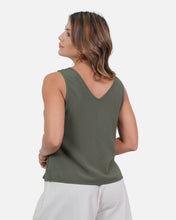 Cargar imagen en el visor de la galería, Blusa Nigeria Verde Militar

