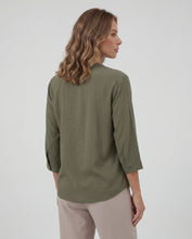Cargar imagen en el visor de la galería, Blusa Evelia Verde Militar
