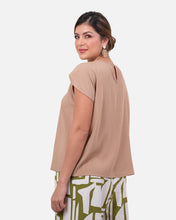 Cargar imagen en el visor de la galería, Blusa Eleonora Camel
