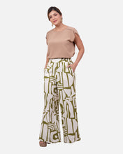 Cargar imagen en el visor de la galería, Blusa Eleonora Camel
