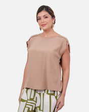 Cargar imagen en el visor de la galería, Blusa Eleonora Camel

