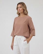Cargar imagen en el visor de la galería, Blusa Dalia Camel
