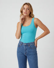Cargar imagen en el visor de la galería, Basica Mujer Naranja Esmeralda
