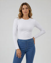 Cargar imagen en el visor de la galería, Basica Mujer Banana Blanca
