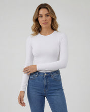 Cargar imagen en el visor de la galería, Basica Mujer Banana Blanca
