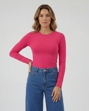 Cargar imagen en el visor de la galería, Basica Mujer Banana - Coral
