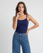 Cargar imagen en el visor de la galería, Basica Mujer Magenta Azul Navy
