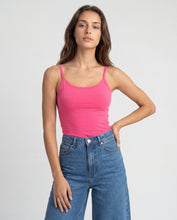 Cargar imagen en el visor de la galería, Basica Mujer Magenta Coral
