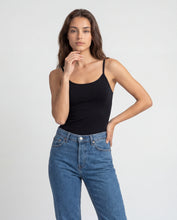 Cargar imagen en el visor de la galería, Basica Mujer Magenta Negra
