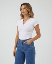 Cargar imagen en el visor de la galería, Basica Mujer Kiwi Blanca
