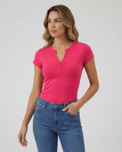 Cargar imagen en el visor de la galería, Basica Mujer Kiwi Coral
