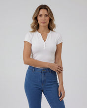 Cargar imagen en el visor de la galería, Basica Mujer Kiwi Crudo
