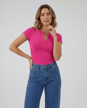 Cargar imagen en el visor de la galería, Basica Mujer Kiwi Fucsia
