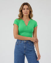 Cargar imagen en el visor de la galería, Basica Mujer Kiwi Verde
