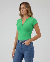 Cargar imagen en el visor de la galería, Basica Mujer Kiwi Verde
