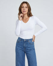 Cargar imagen en el visor de la galería, Basica Mujer Cereza Blanca
