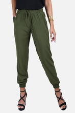 Cargar imagen en el visor de la galería, Pantalon Landero Verde Militar
