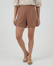 Cargar imagen en el visor de la galería, Short Dexter Camel
