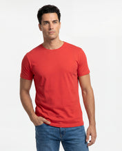 Cargar imagen en el visor de la galería, Camiseta Hombre Cuello Redondo Delgado Roja
