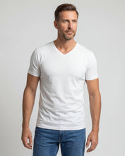 Cargar imagen en el visor de la galería, Camiseta Hombre Cuello V Blanca

