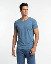 Cargar imagen en el visor de la galería, Camiseta Hombre Cuello V Cielo Jaspe
