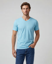 Cargar imagen en el visor de la galería, Camiseta Hombre Cuello V Agua
