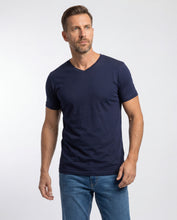 Cargar imagen en el visor de la galería, Camiseta Hombre Cuello V Azul Navy
