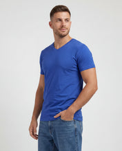 Cargar imagen en el visor de la galería, Camiseta Hombre Cuello V Azul Rey
