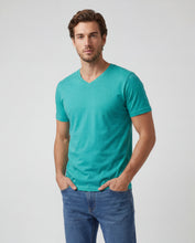 Cargar imagen en el visor de la galería, Camiseta Hombre Cuello V Turqueza
