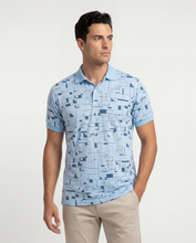 Cargar imagen en el visor de la galería, Polo Estampada Adrian Azul Claro
