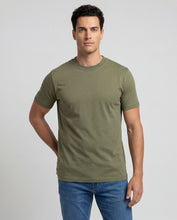 Cargar imagen en el visor de la galería, Camiseta Hombre Cuello Doble Verde Militar
