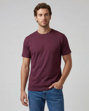 Cargar imagen en el visor de la galería, Camiseta Hombre Cuello Doble Vinotinto
